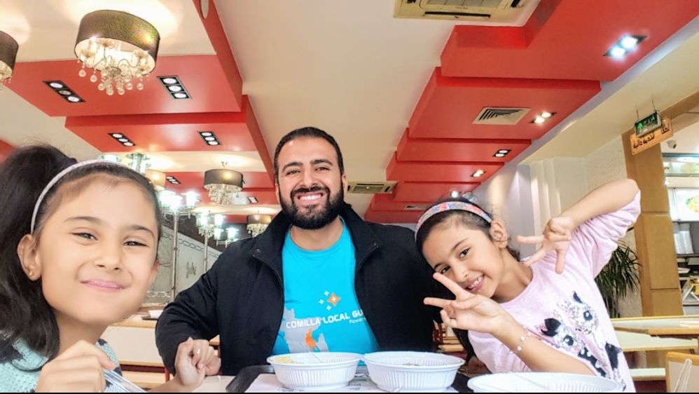 OSAMA Living Legend from Jordan - Mansaf Food Crawl with his daughters