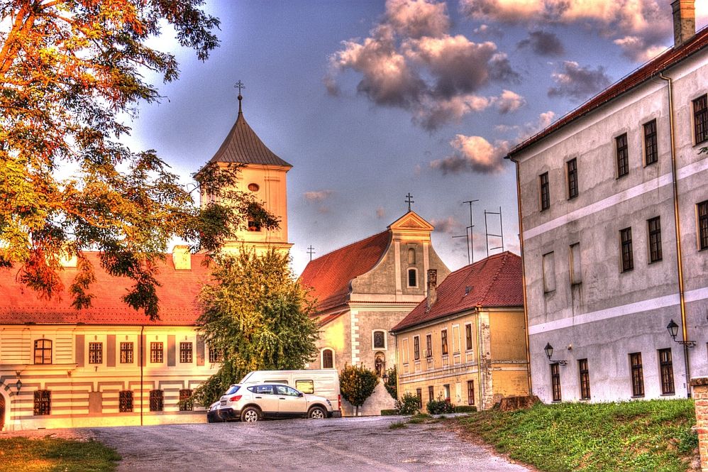 Crkva sv. Antuna, Franjevacki samostan_IMG_9333_4_5_tonemapped (2).jpg