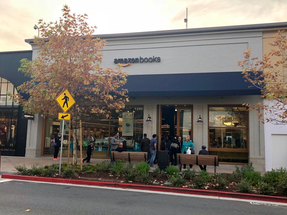 Amazon Books, Broadway Plaza, Walnut Creek, CA