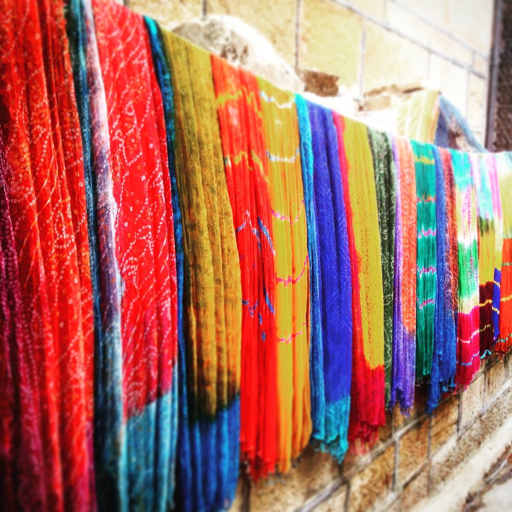 Chundri Dupatta (scarf), Jaisalmer, India