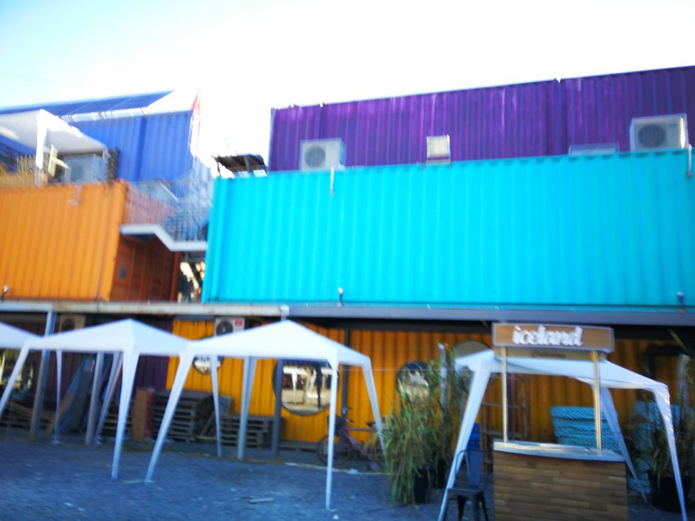 Ingeniero Maschwitz's nearby, a place made with recycled containers, just to go shopping and having food or drinks