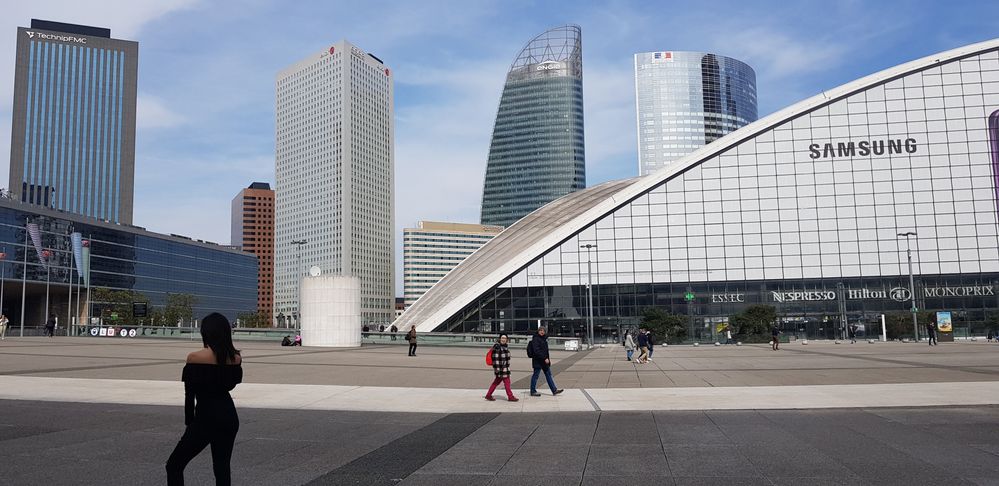 La Défense, the Business Centre of Paris, les Quatre Temps and CNIT shopping Malls