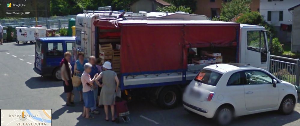 truck sale fruit and vegetables in Italy