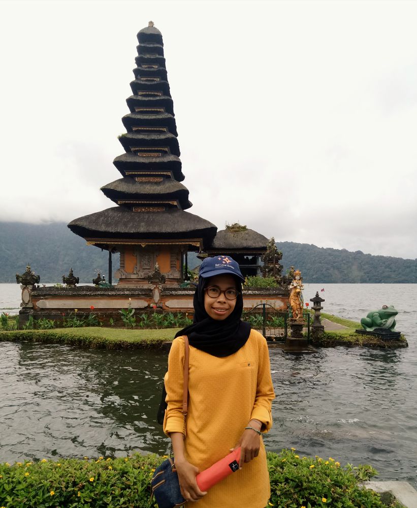 Me wore Bali Local Guides hat!