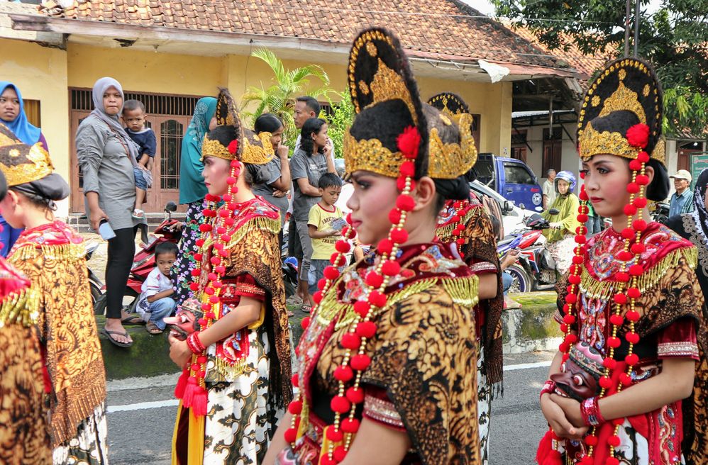 Tari Topeng Klana Cirebon