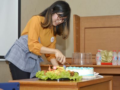 UlyTheresia cut the cake and "Tumpeng"