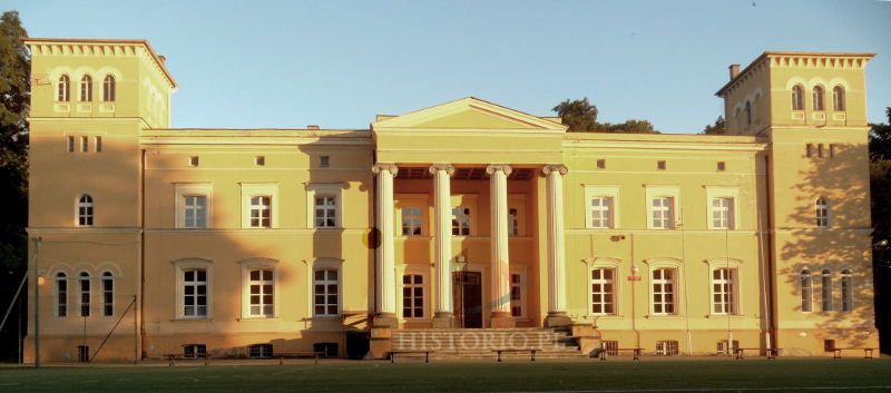 Palace in Mroczeń