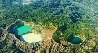 The color of beautiful Kelimutu Lake
