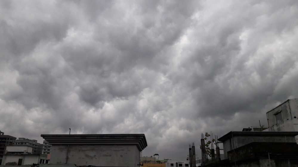 Lovely clouds @ Dhaka city, i love clouds. Today is rainy day & clouds looks like dancing, its really awesome and great to watching.