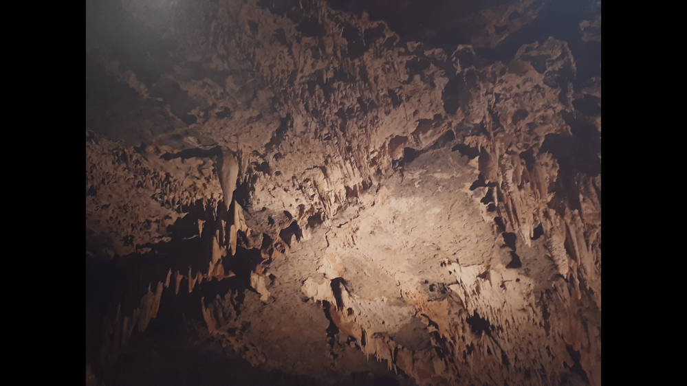 Photo of the cave on the interior walls