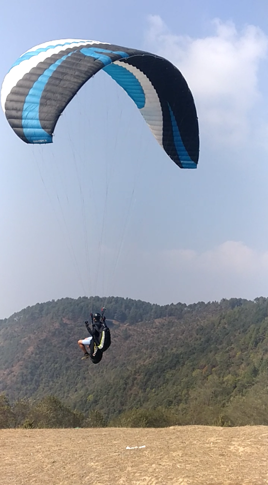 Paragliding in Chapakharka