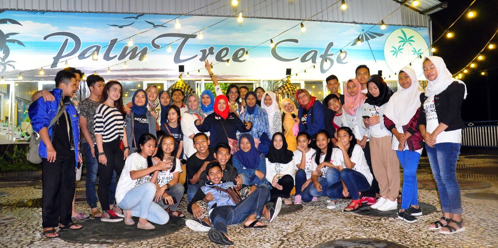 Batu Local Guides -  Buber With The Orphans LG and Malang Creators (7).jpg