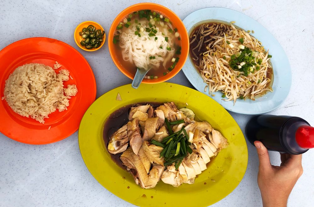 Top on the food list is the bean sprout chicken. Legends say that Ipoh's bean sprouts are especially fat due to the rich water in the valley