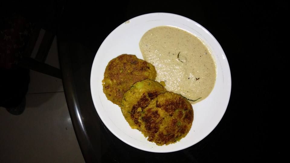 Homemade soya cutlets with peanut sauce