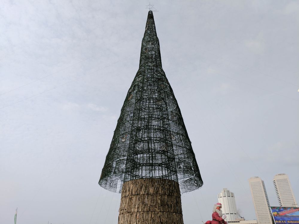 the world’s tallest artificial Christmas tree