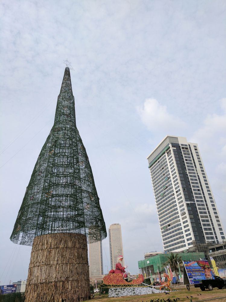 the world’s tallest artificial Christmas tree