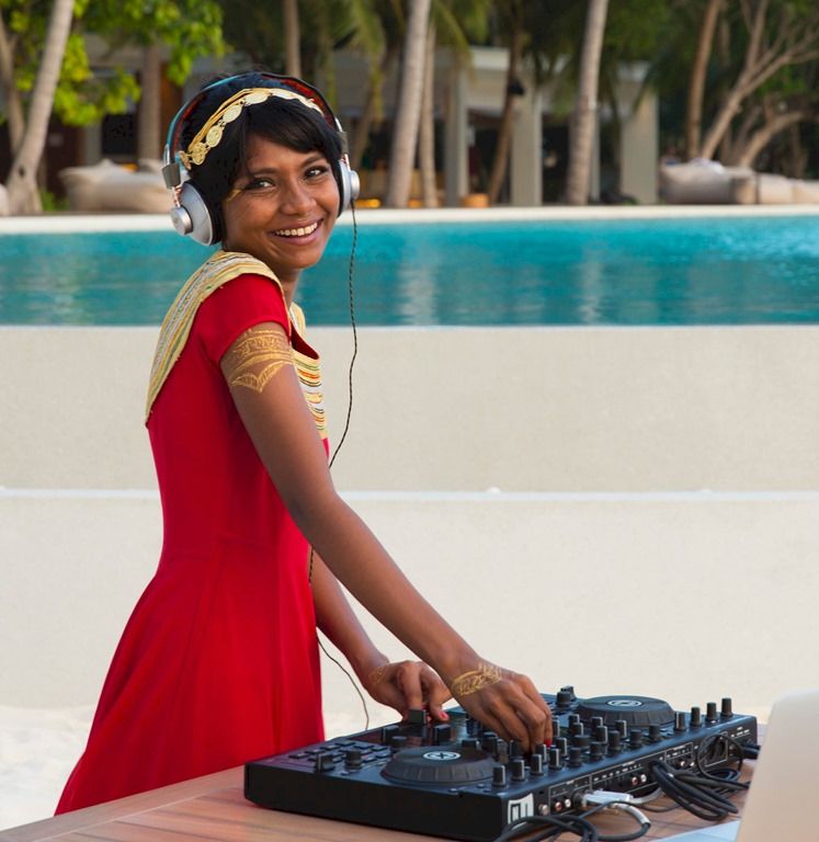 Maldivian Female DJ – Angie