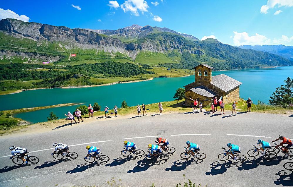 Légende: Image prise lors de l'étape du Tour de France 2018 le 18 juillet. (Getty Images)