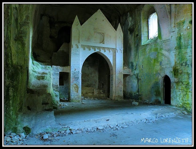 L'interno dell'eremo di Sant'Eustachio in Domora