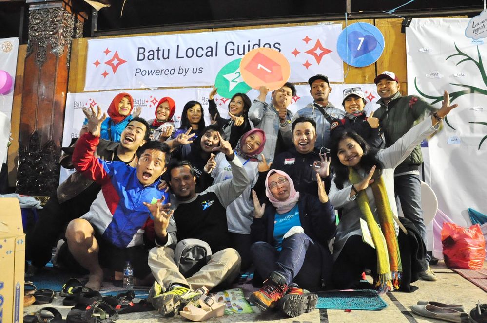 Foto bersama anggota Batu Local Guides dan  anggota Explore Wisata Malang