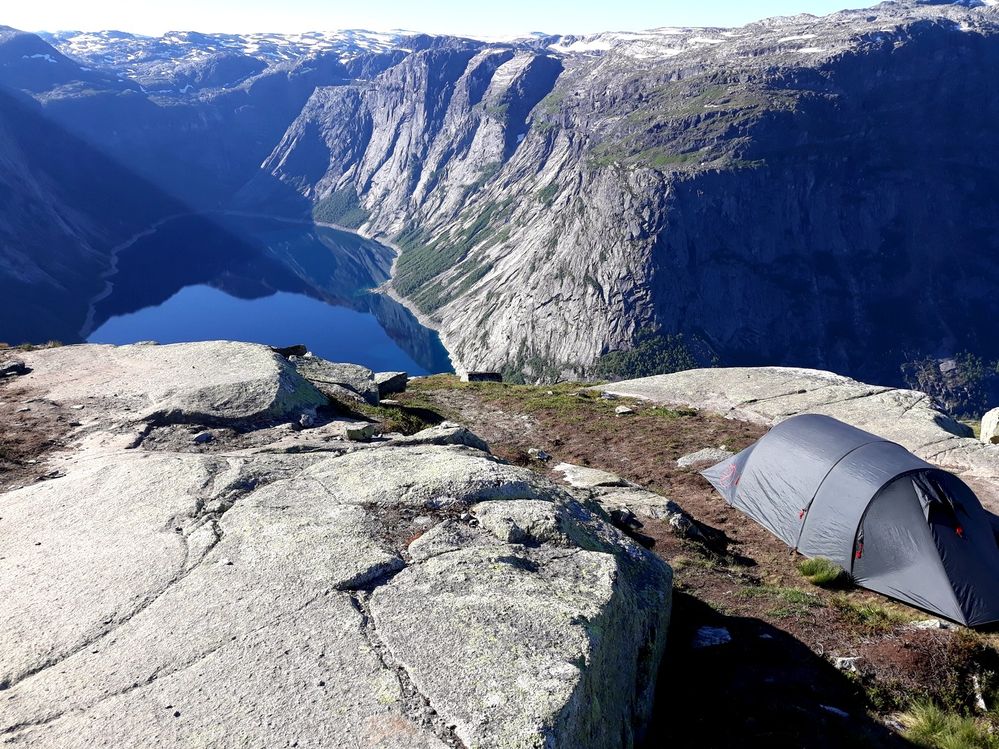 The climb on Trolltunga, Norway-Lightweight tent with the possibility of fast setting