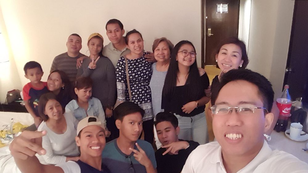 Filipino and Filipina's in the Pennisula Hotel Makati Manilla Philippines