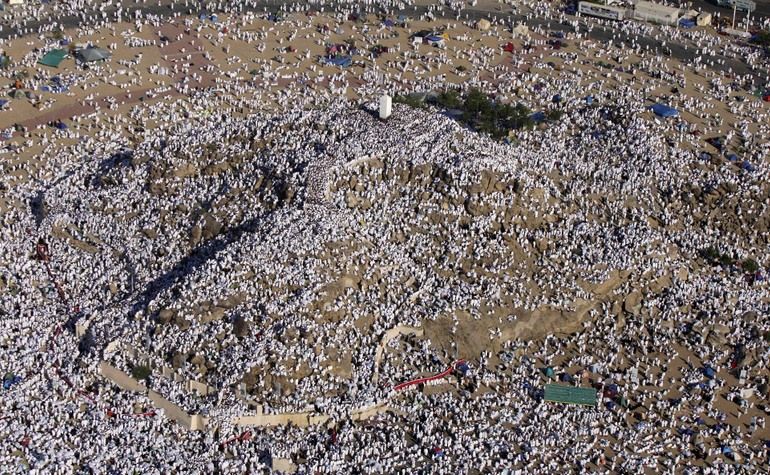 Overhead-view-of-Mount-Arafat.jpg