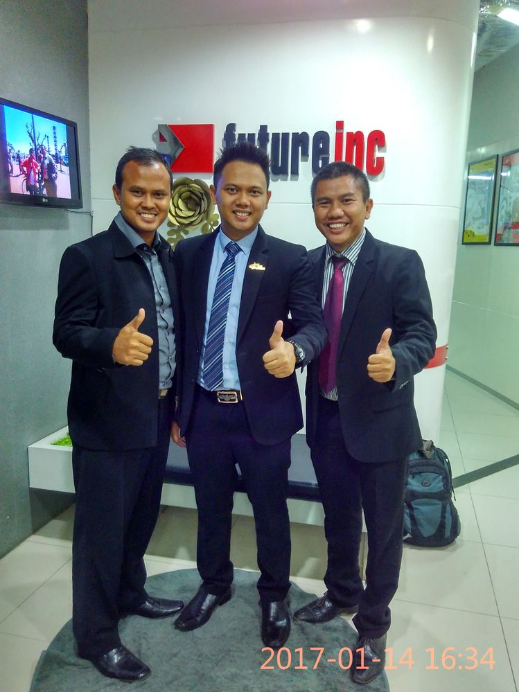 With top Agent syariah nasional 2015, Bambang