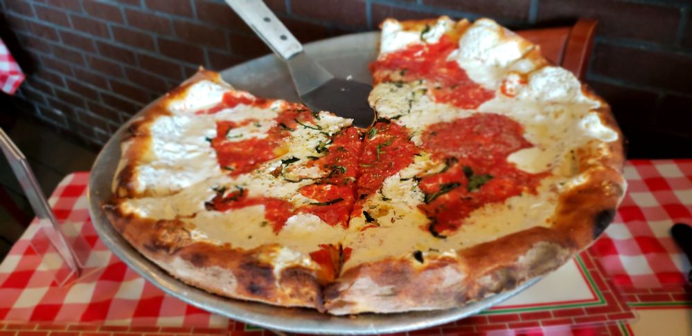 Plain 16" mozzarella & tomato thin crust pizza - Brooklyn's Coal-Burning Brick-Oven Pizzeria