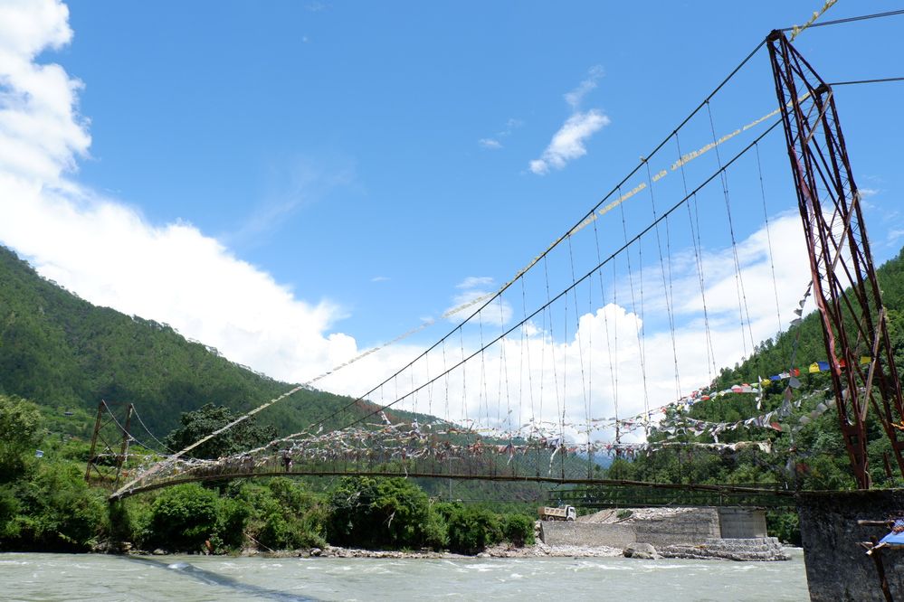 A suspension bridge at the starting point of the hike.
