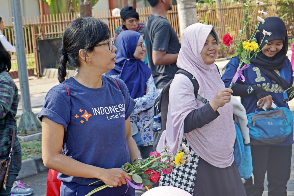aksi jual bunga untuk Palu & Donggala