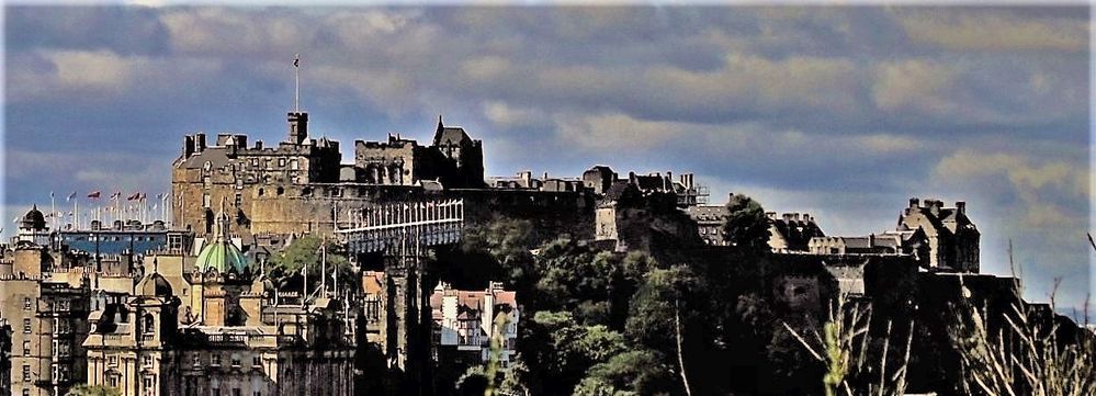Edinburgh Castle aand ld Town