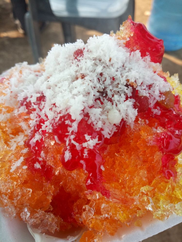 Its  one kind of Desert in India  "Ice Dish" synthetic Flavored Color and Crushed Ice Use