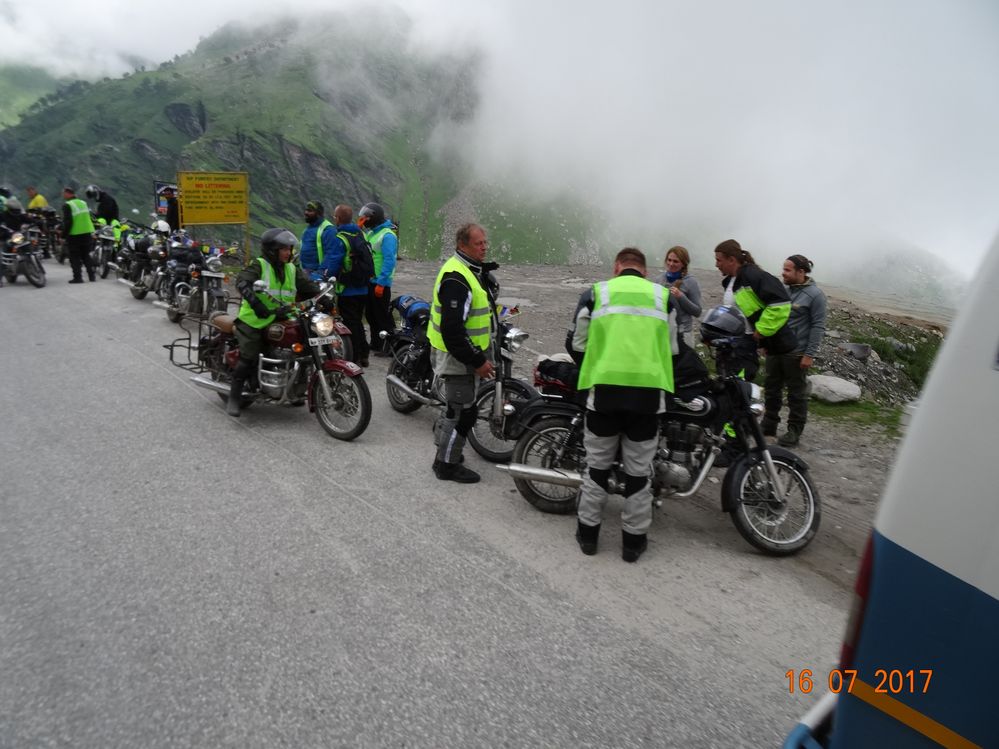 Adventurous Bikers on road to Leh