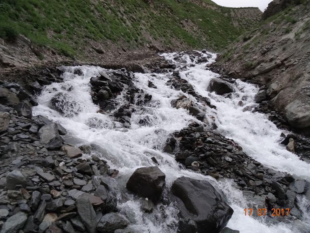 4159  Rapid Stream near Darcha  lg