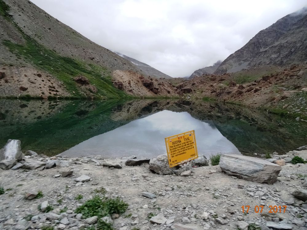 4188 Deepak Taal - ...gives the mirror image of the surroundings   - on way to Leh