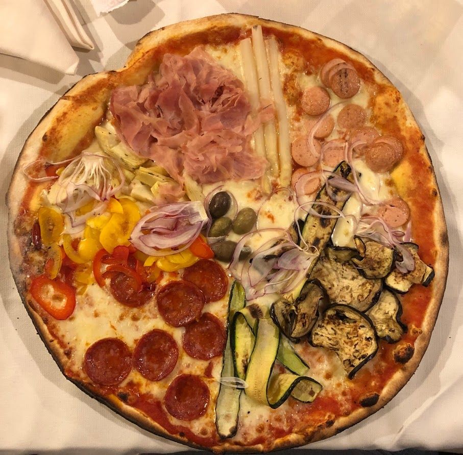 Italy : this is a real pizza!