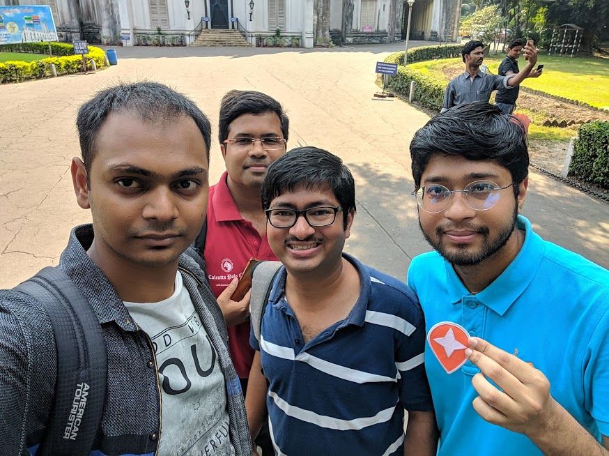 Kolkata Local Guides snap a groupfie at Victoria Memorial Hall, West Bengal