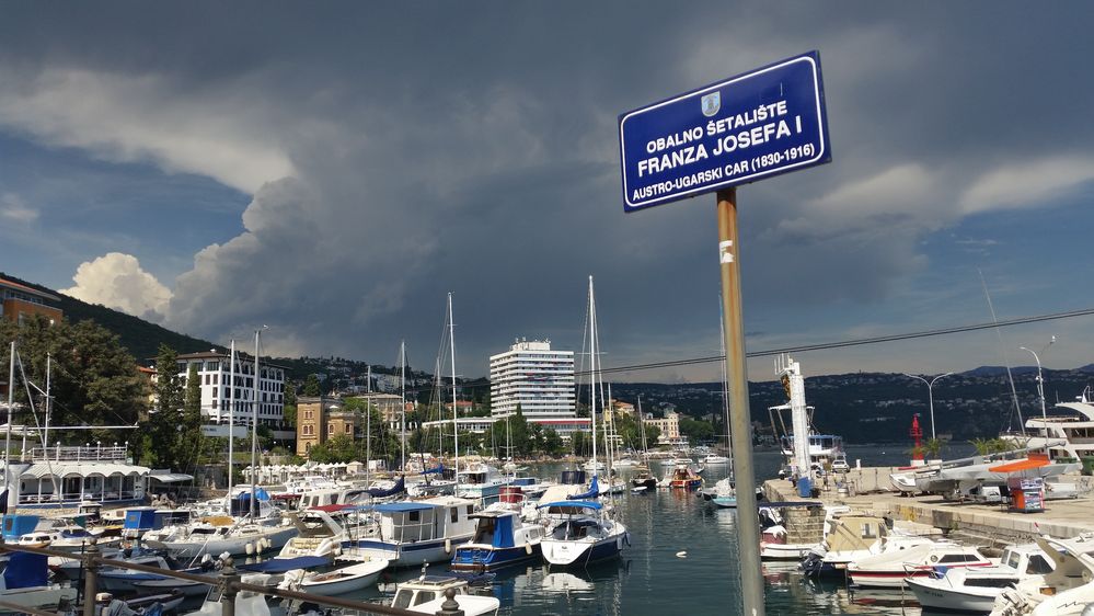 The Lungo Mare promenade is still oficially named after the Habsburg emperor Franz Joseph I