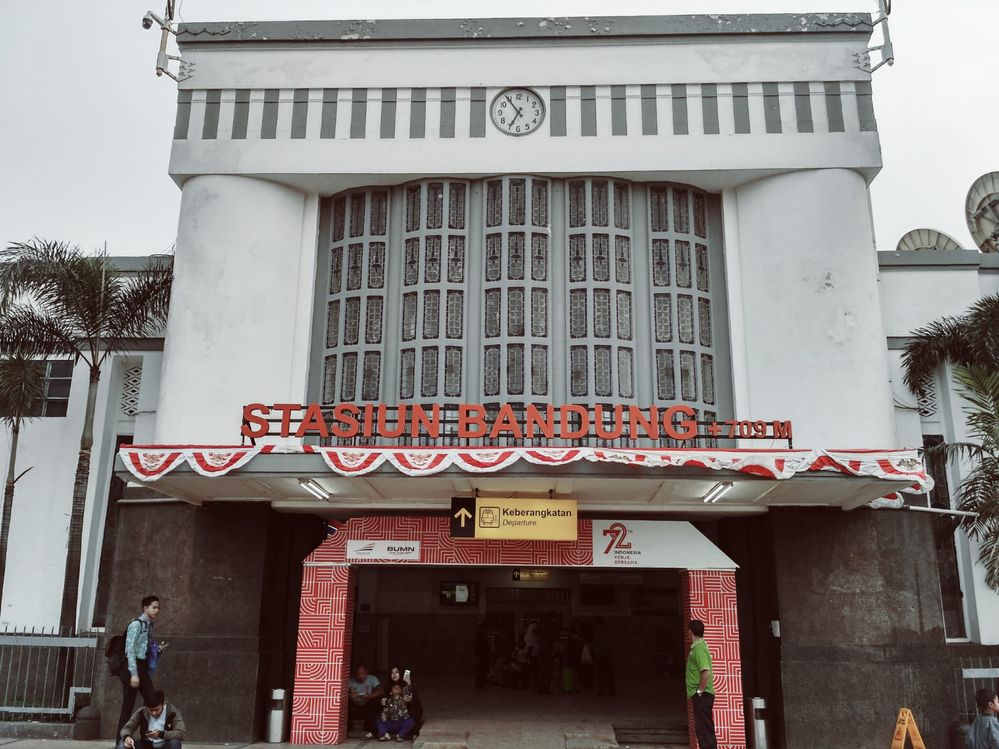 Station Hall, name of Bandung Station
