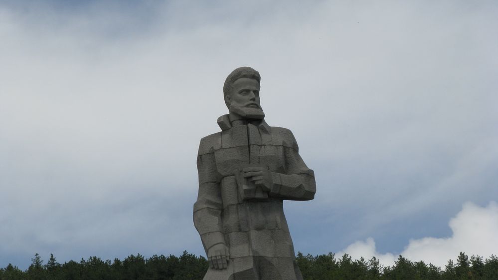 Caption: A picture of Hristo Botev's monument in Kalofer