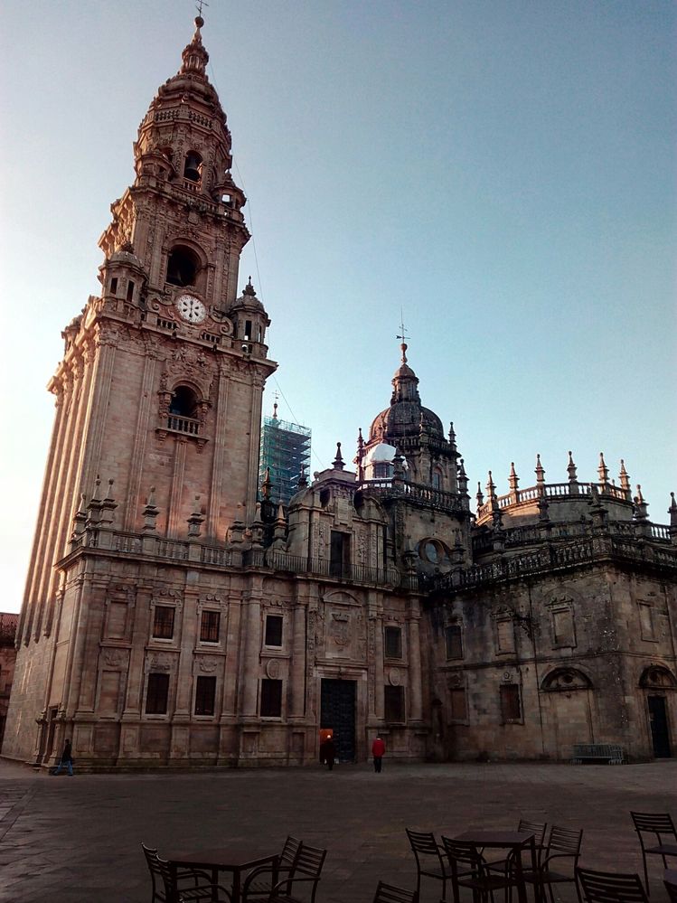 Catedral de Santiago con su torre del reloj (Torre Berenguela) , Plaza de la Quintana de Mostos