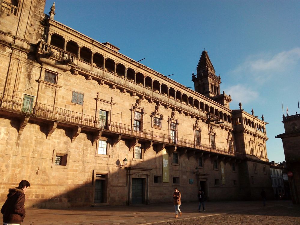 Catedral de Santiago, claustro y archivo