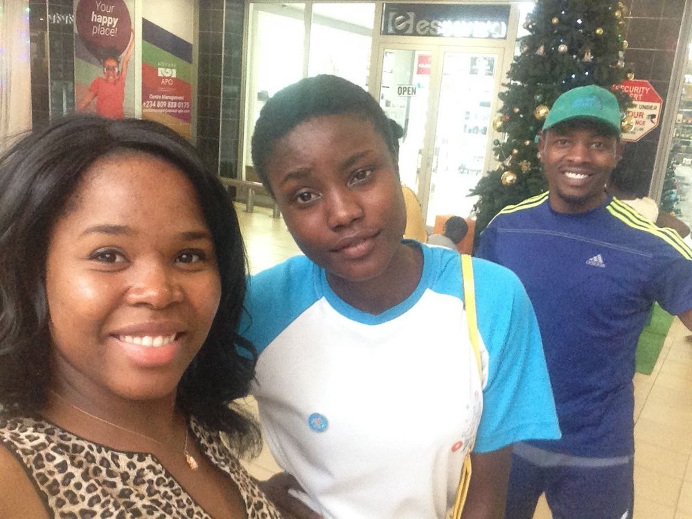 What is a meet-up without a quick selfie??? Local Guides Chnazom, Zainab and Emeka Jones