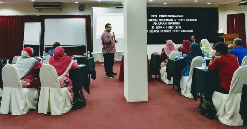 I am speaking about why Computer science needed in School.  This is a good honour for me to speak in front of the headmasters from seremban and Port Dickson district.  This program organised by MAJLIS PENGETUA SEKOLAH MALAYSIA (NEGERI SEMBILAN) and JABATAN PENDIDIKAN NEGERI SEMBILAN.