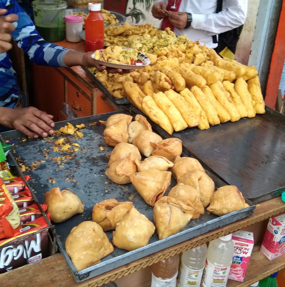 Samosa & bread pakora salty