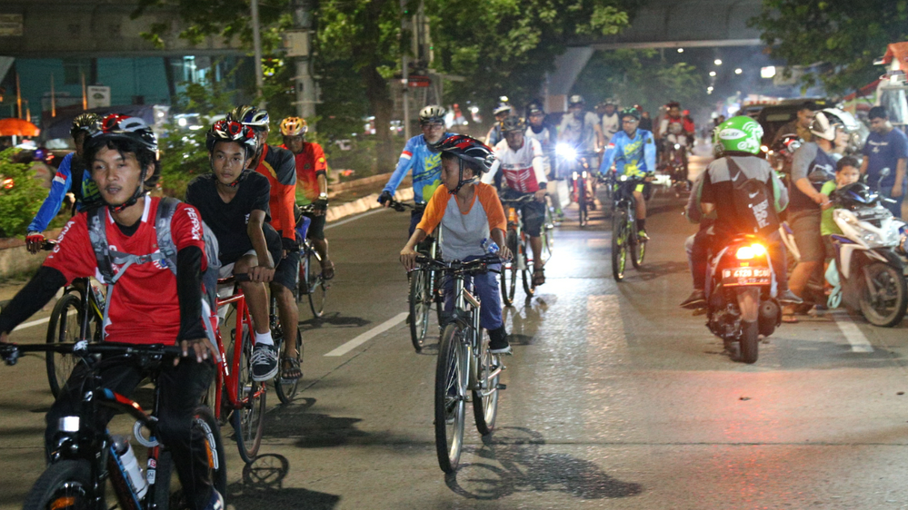 Rombongan Jakarta Night Ride Photo by @AgarSupaya