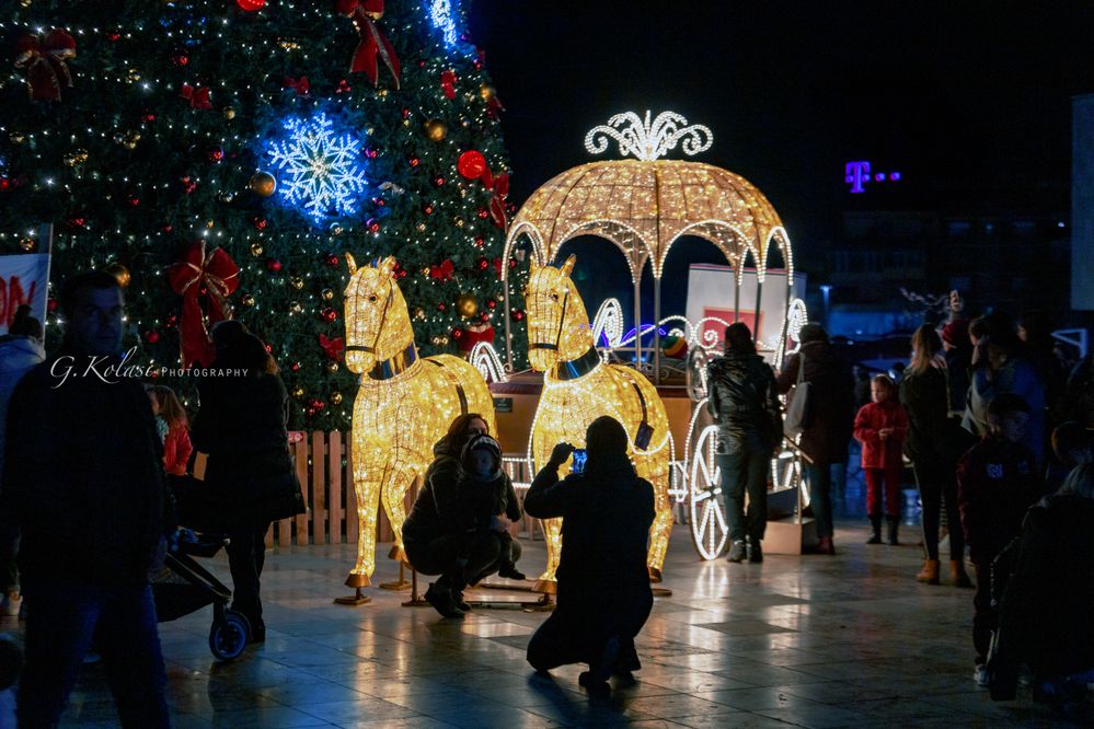 Caption: Christmas decorations in the Christmas market, Tirana, Albania (Local Guide  @Giti Kolasi)