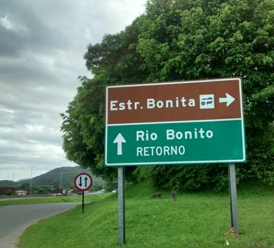 Placa indicativa Estrada Bonita