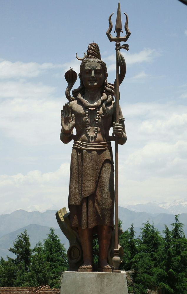 85 Feet Lord Shiva Satue in Himachal Pradesh, India (Photo by Ishant Gautam)